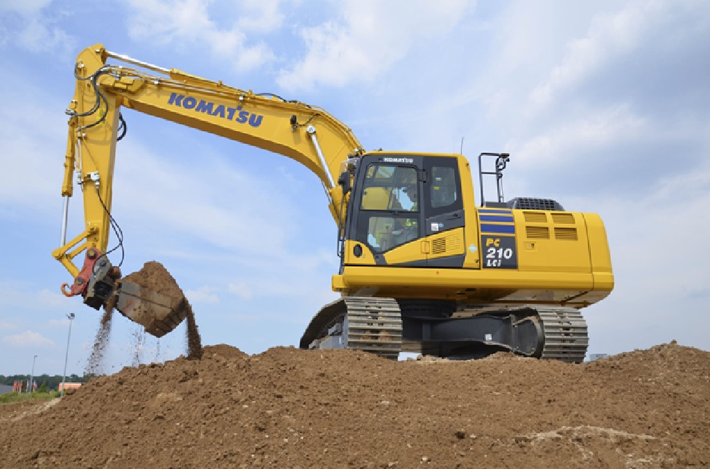 Экскаваторы komatsu. Komatsu pc210. Экскаватор Коматсу pc210. Komatsu pc210lc-10mo. Komatsu pc210lc-10m0.